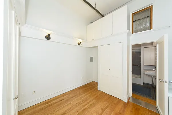 Rented by Tabak Real Estate | media 16