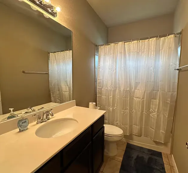 511 Parkfield Ln — Photo 10