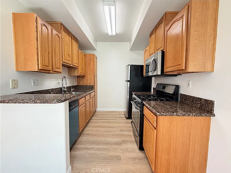 300 E Providencia Ave #111 — Photo 15