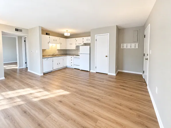 1210 S 24th St #2, Lincoln, NE 68502