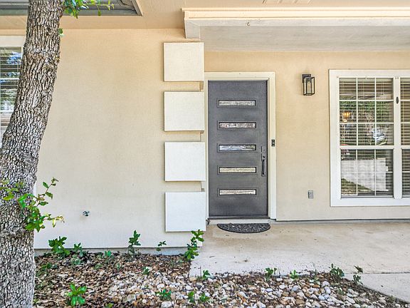 3rd image of 4330 Knollbluff