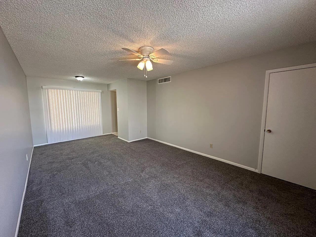 3 bed, 1187 sqft, $1,700 — Photo 3