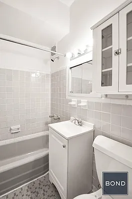 Rented by Bond New York | media 9