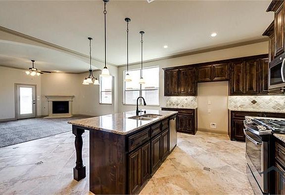 4th image of 3120 Marble Falls Dr