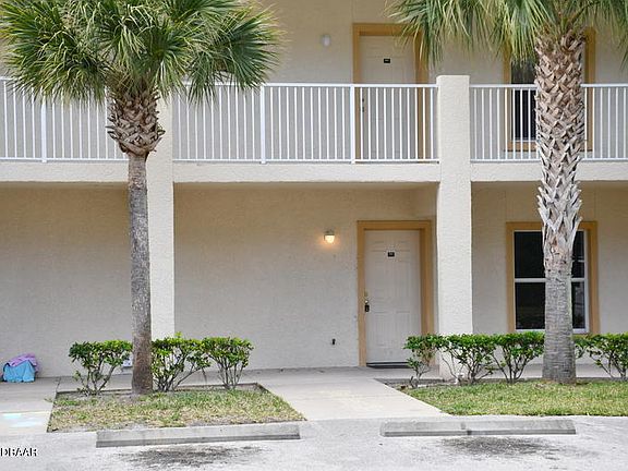 2nd image of 944 15th St APT 103