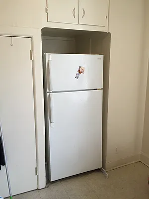 Rented by Metroline Realty | media 12