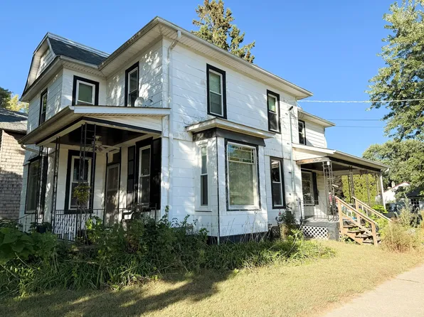 300 E Division St, Amboy, IL 61310