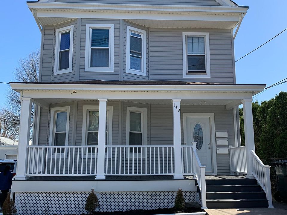 This is a picture of the front of the house.