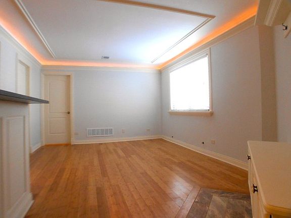 3rd image of 2728 W 87th St APT 1C