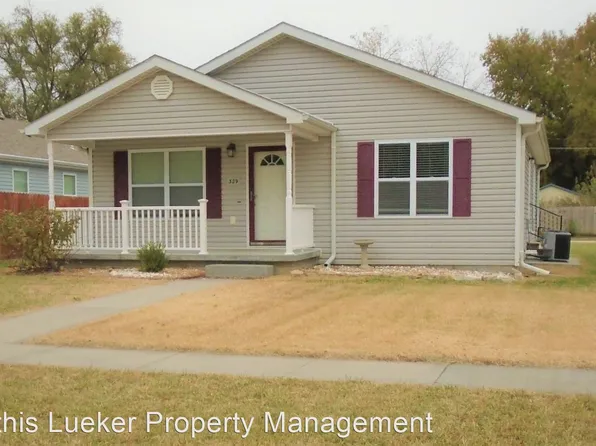 329 W 13th St, Junction City, KS 66441