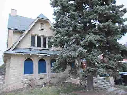 2754 Calvert