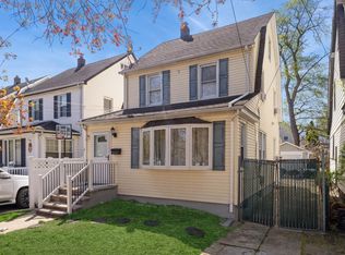 24816 88th Dr, Bellerose, NY 11426