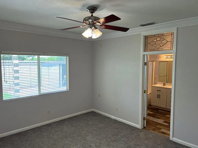 228 Halley Glen Dr — Photo 4