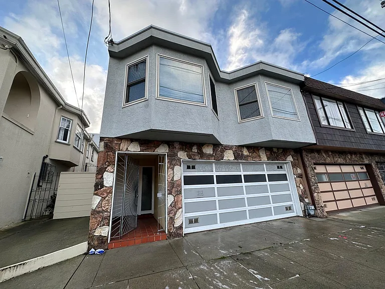 372 Cambridge St — Photo 1