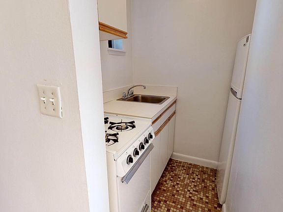 5th image of 309 E 85th St APT 5A