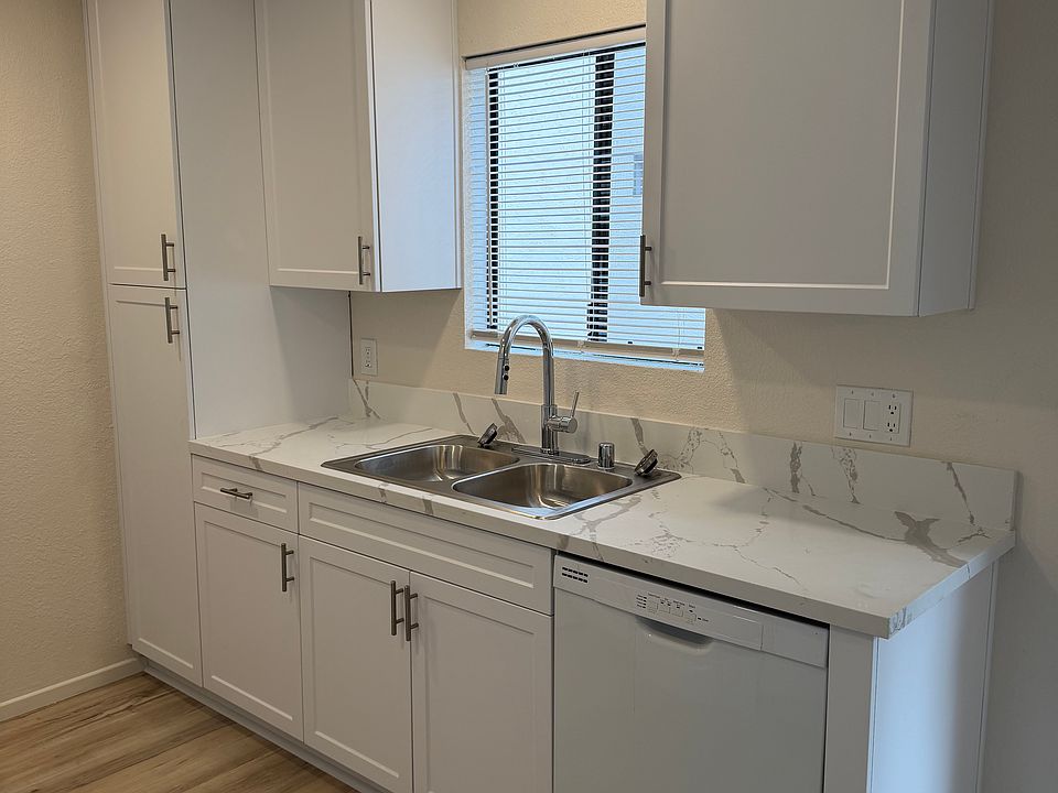 1st image of 3282 Reynard Way #11