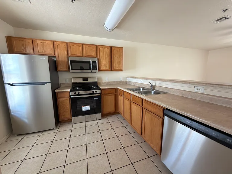 2110 Bex St #D — Photo 1