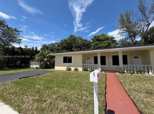 335 NE 168th St #335, Miami, FL 33162