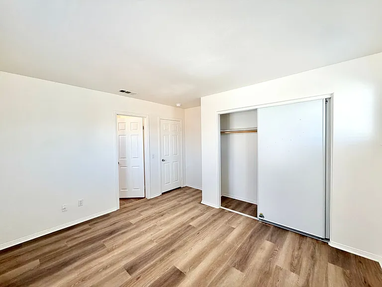 31409 Orchard Ln — Photo 24