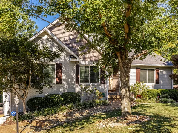 307 Dorris Ct, Hendersonville, TN 37075