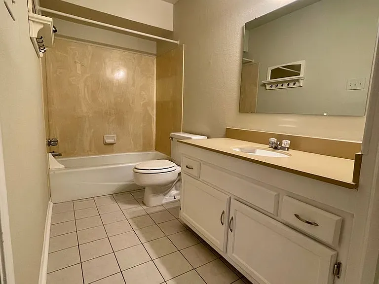 1242 Sharlo Ave #C-2 — Photo 6