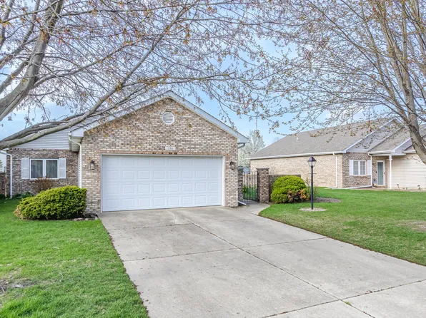 286 Azalea Dr, Hobart, IN 46342