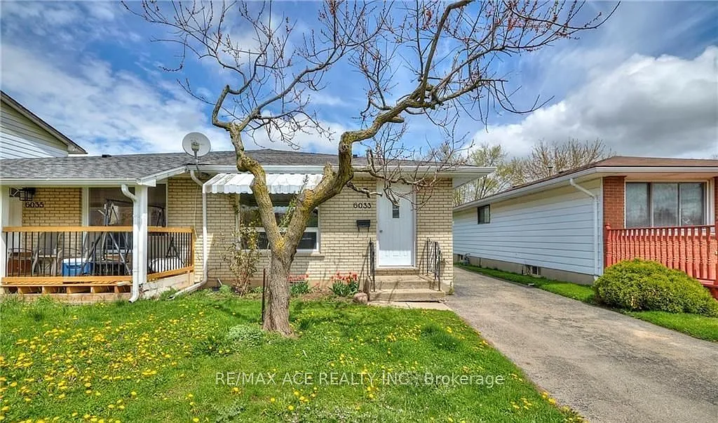 3 bed, $2,200 — Photo 2