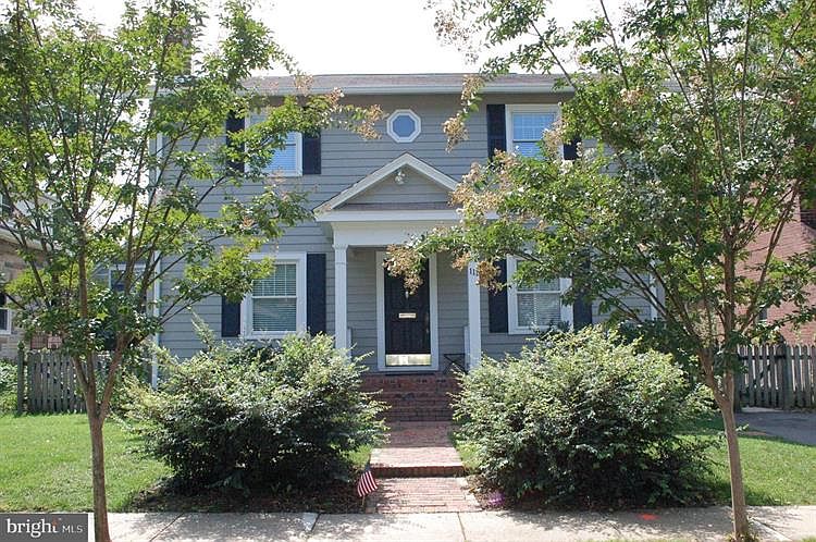 1st image of 111 E Luray Ave