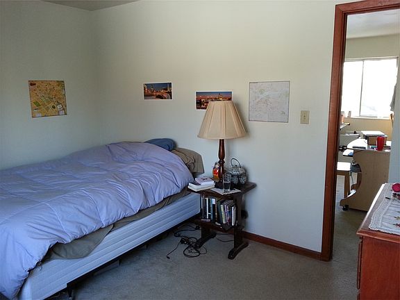 4th image of 510 N Lincoln St APT 12