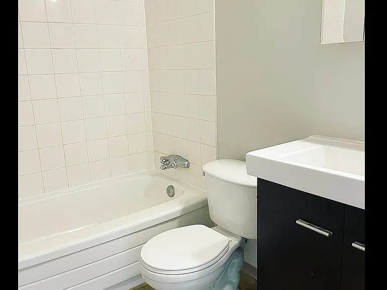 1080 Andrews St — Photo 4