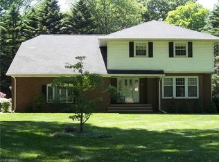 2432 Forest Glen Rd, Madison, OH 44057