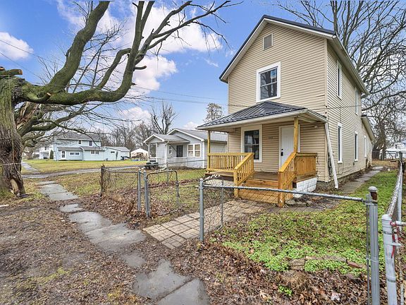 4th image of 464 Ballentine Ave