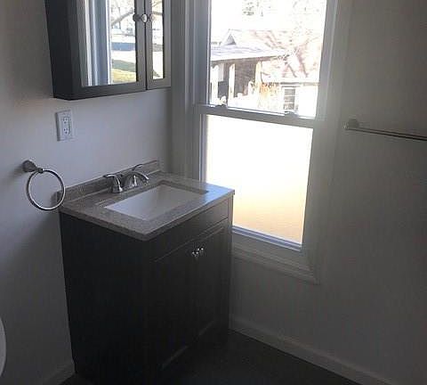 5th image of 83B Hudson St #2