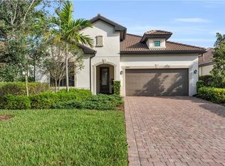 2762 Aviamar Cir, Naples, FL 34114
