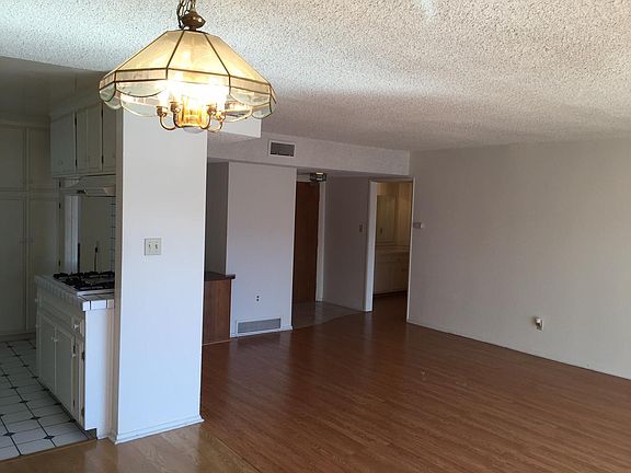 4th image of 400 S Los Robles Ave Unit 204