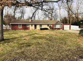 19025 N Oakmont Dr, South Bend, IN 46637