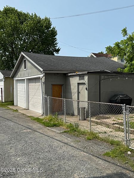 2nd image of 616 23rd Street