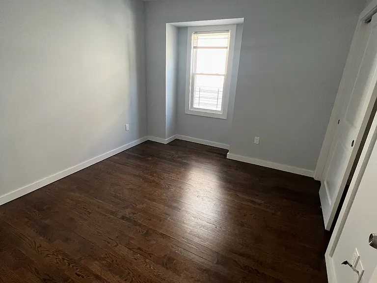 150 Winter Ave #2 — Photo 3