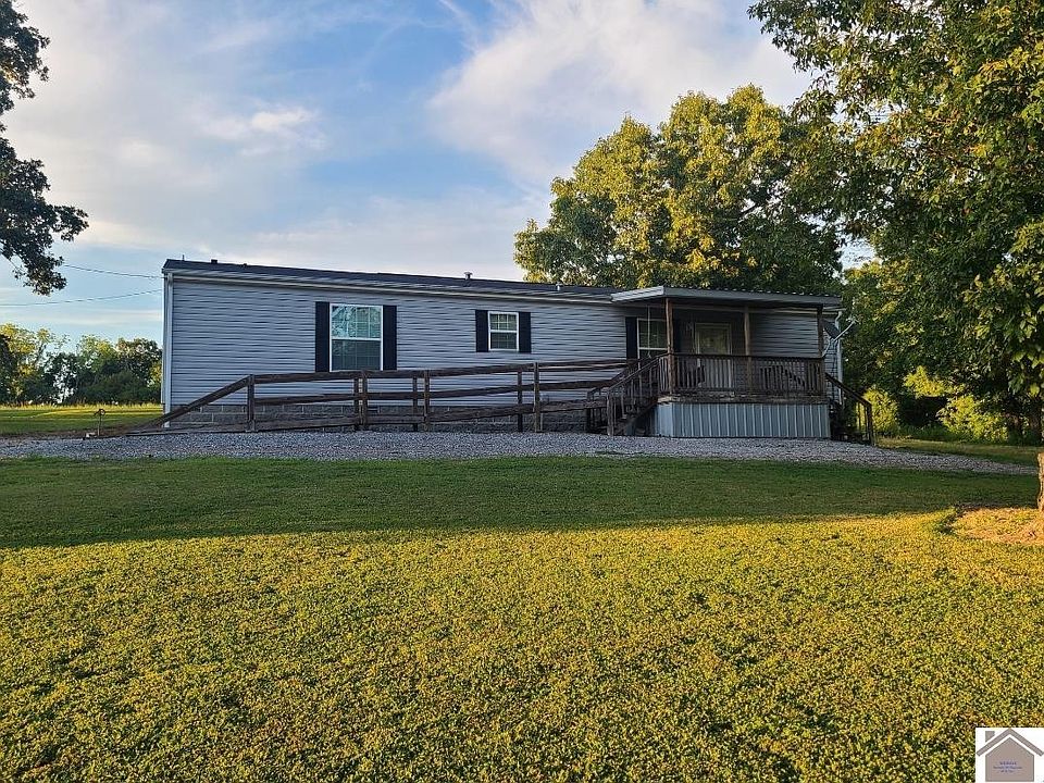 1st image of 724 Beal Rd