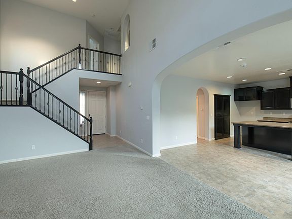4th image of 3172 N Hornet Ave