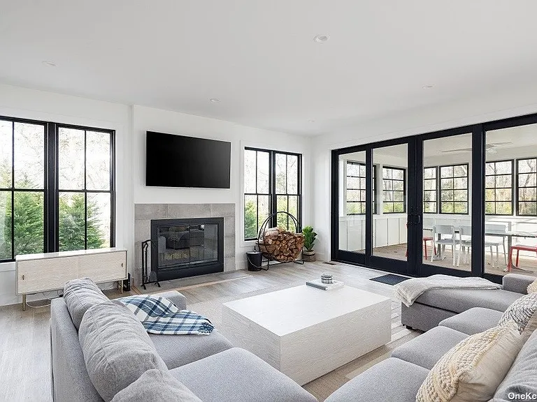 650 Pine Ave — Photo 6
