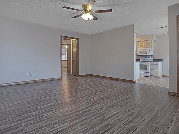 3rd image of 1500 University Dr