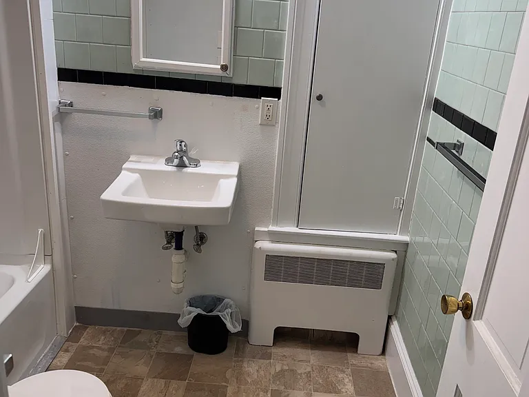 2-19 Arlington St #2 — Photo 16