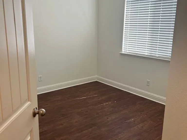 947 Timothy Ave — Photo 9