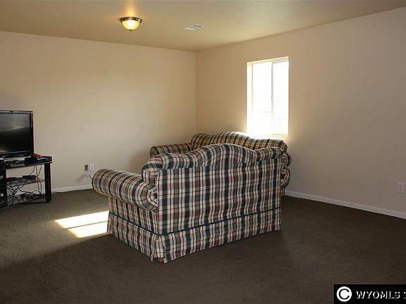 5th image of 748 Reshaw Cir