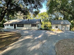 1112 E University Ave, Deland, FL 32724