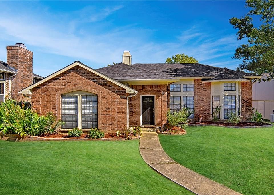 1st image of 6 Holden Cir