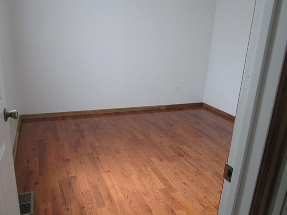 5th image of 550 Cummins Ln
