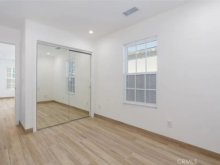 221 S Ross St — Photo 6