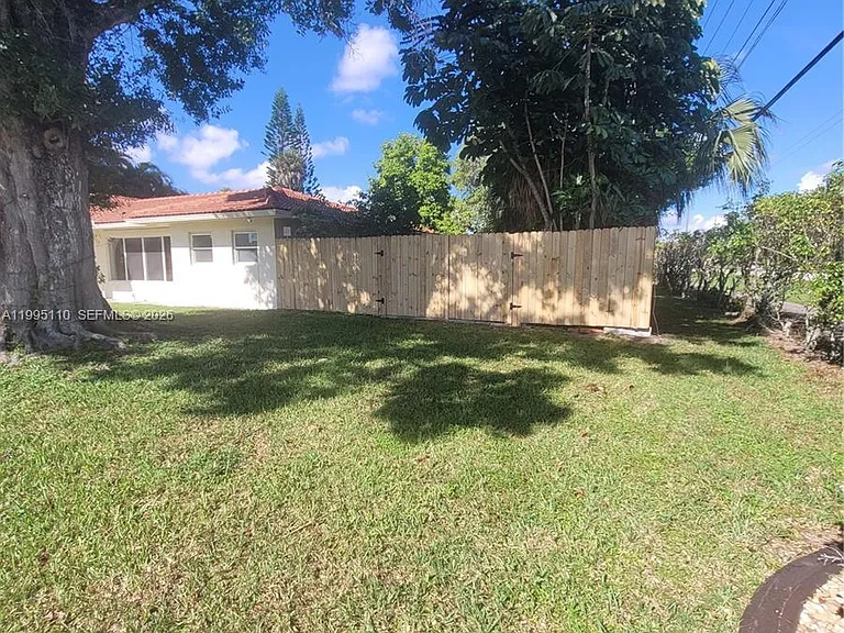 22028 Acapulco Ct — Photo 27
